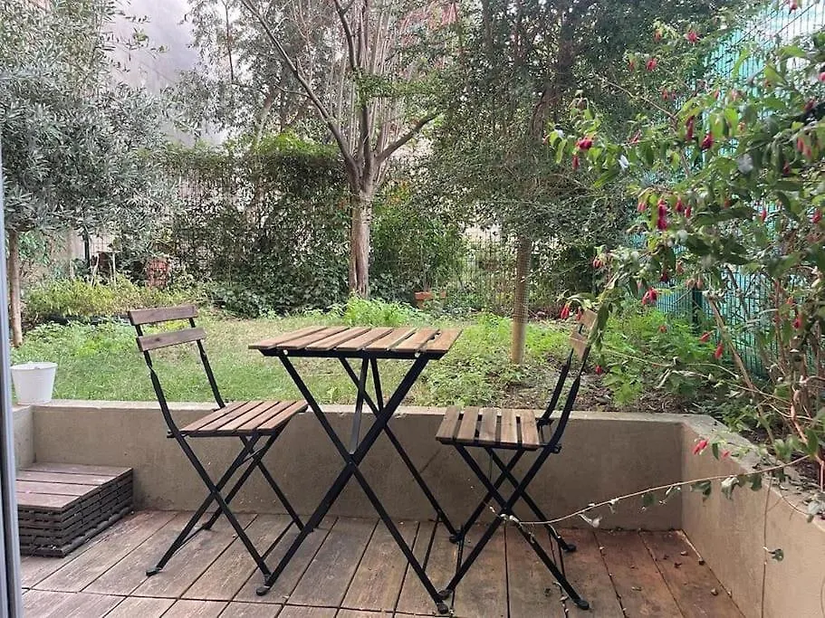 Apartment T2 Avec Jardin Paris